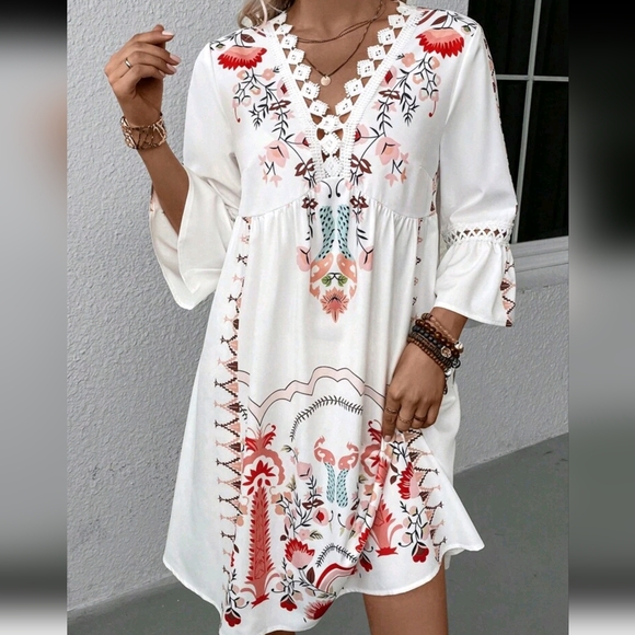 Floral Print Guipure Lace Insert Flare Sleeve Dress - Picture 3 of 4